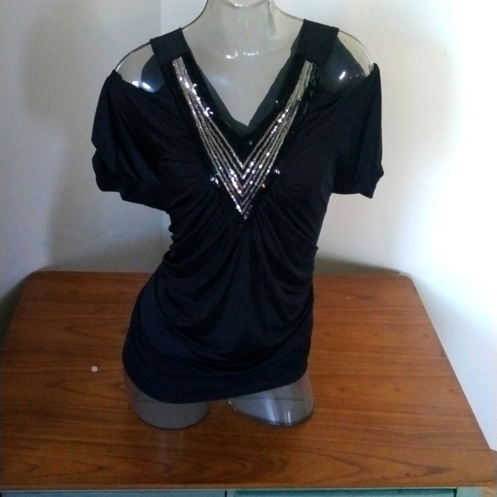 Addictive plus size sequence top